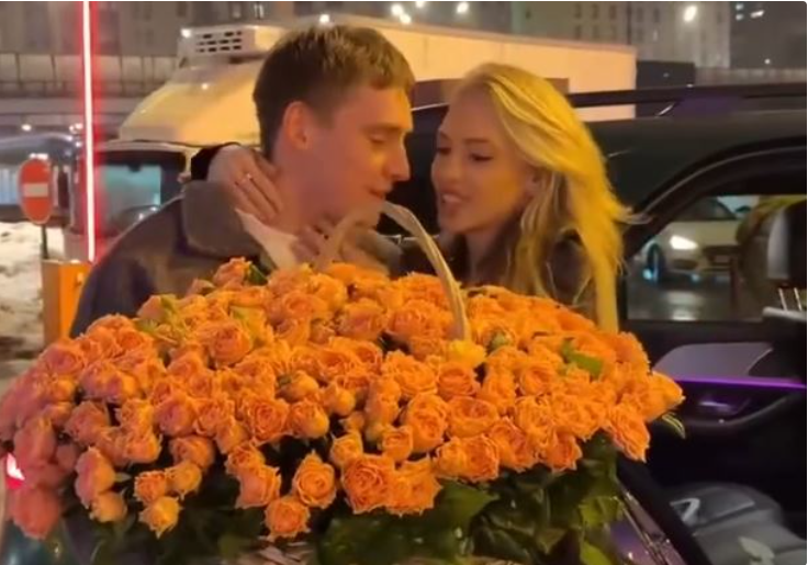 Read more about the article Zavela 16 godina mlađeg blogera sa burnom prošlošću: Kada je Nadežda pokazala novog dečka, internet je potpuno poludeo