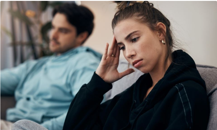 Read more about the article „20 godina braka, dve ćerke i jedna bolna istina: Tek posle razvoda shvatila je gde je sve krenulo po zlu – a njegov potez ju je dotukao!“