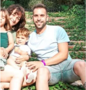 Read more about the article Nakon godina potrage pronašla je polubrata – ono što se dogodilo na prvom susretu šokiralo je sve